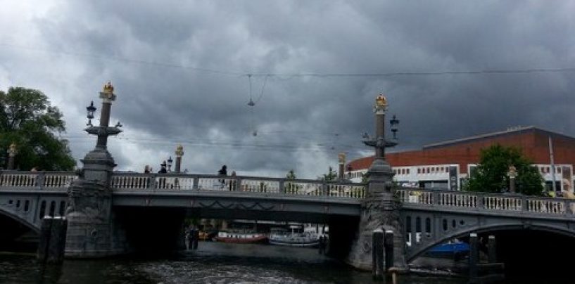 AMSTERDAM DIJALEKTIČKI  GRAD BEZ ZAVJESA