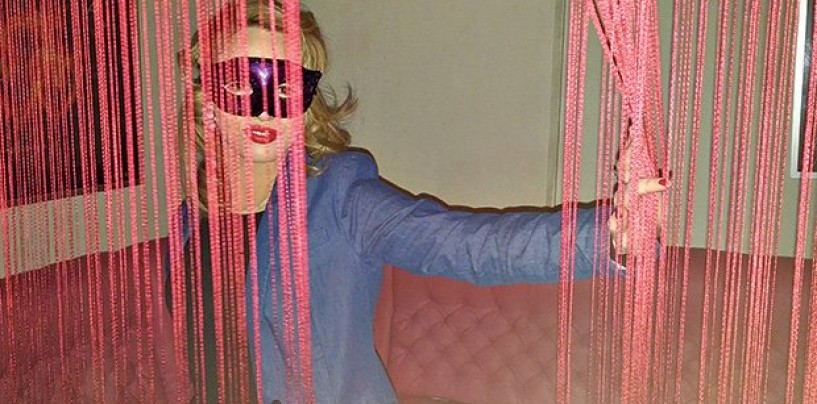 REPORTER KURIRA NA TAJNOJ ŽURKI: Za 50 evra seks s kim god želite!