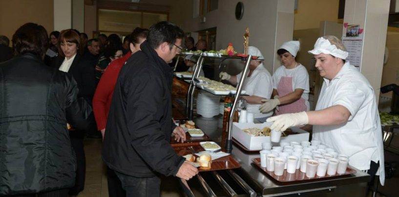 CARITAS U SISKU SVAKODNEVNO PRIPREMA 120 OBROKA