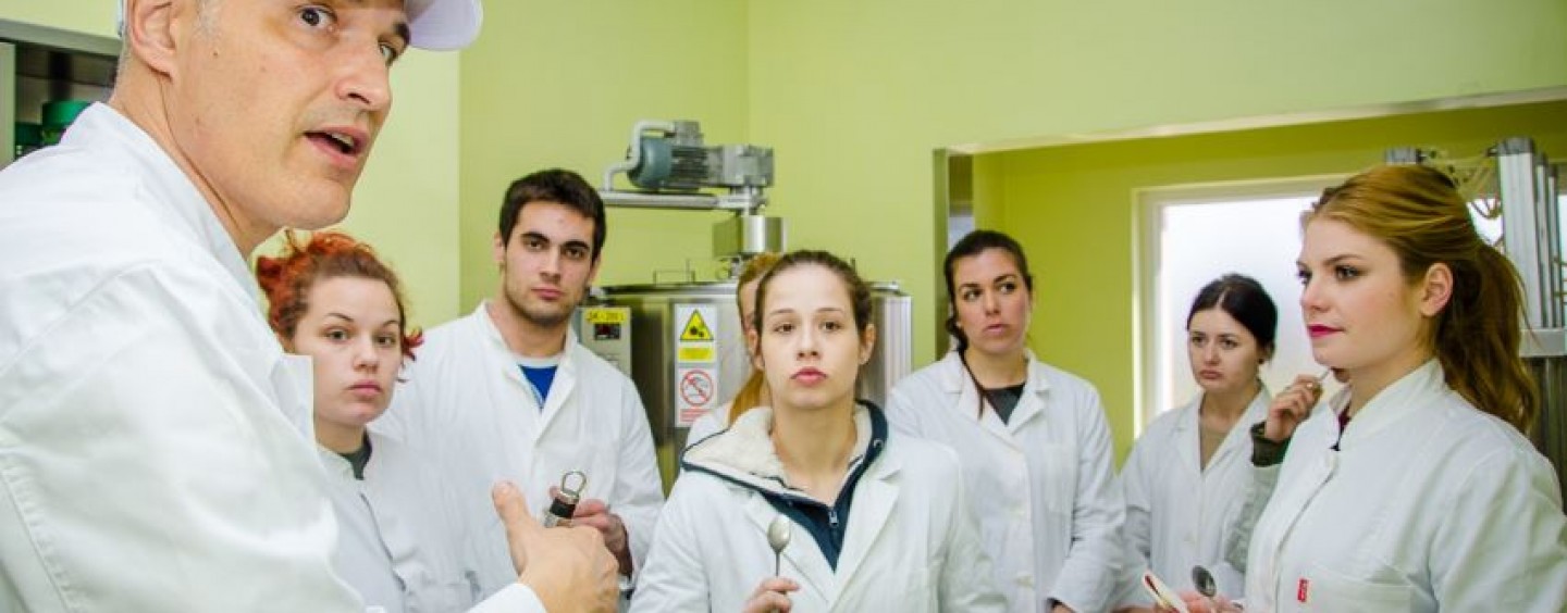 STUDENTI AGRONOMSKOG FAKULTETA U SIRANI KUSINOVEC