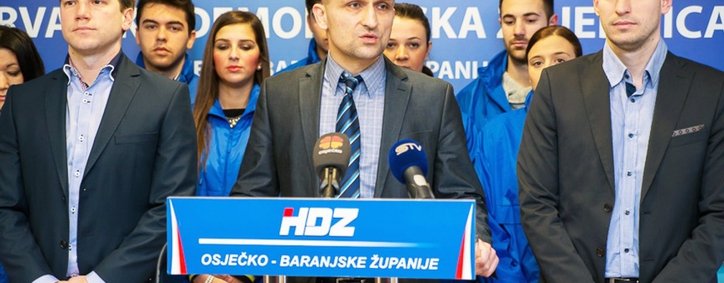 SURADNJA TAJNIKA I PREDSJEDNIKA OSJEČKOG HDZ-a NA ČIŠČENJU KANALIZACIJSKIH CIJEVI