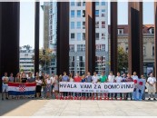 MLADEŽ HDZ-a OSIJEK ODALA POČAST BRANITELJIMA