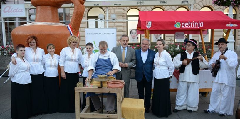 POTPISIVANJE POVELJE O SURADNJI PETRINJE I ZAGREBA
