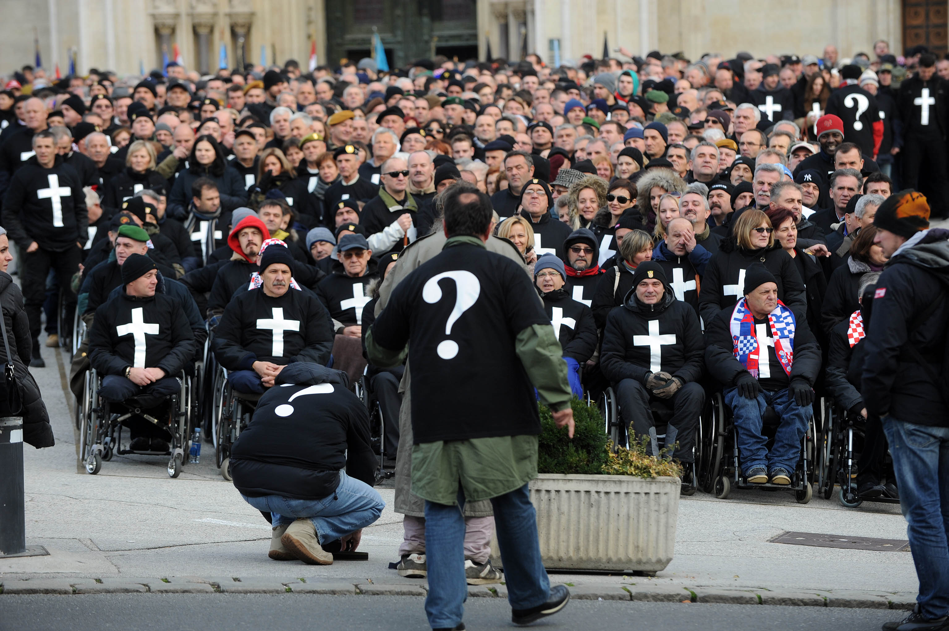 O-braniteljima-na-redovnoj-sjednici-Sabora-prosvjednici-ostaju-u-Savskoj