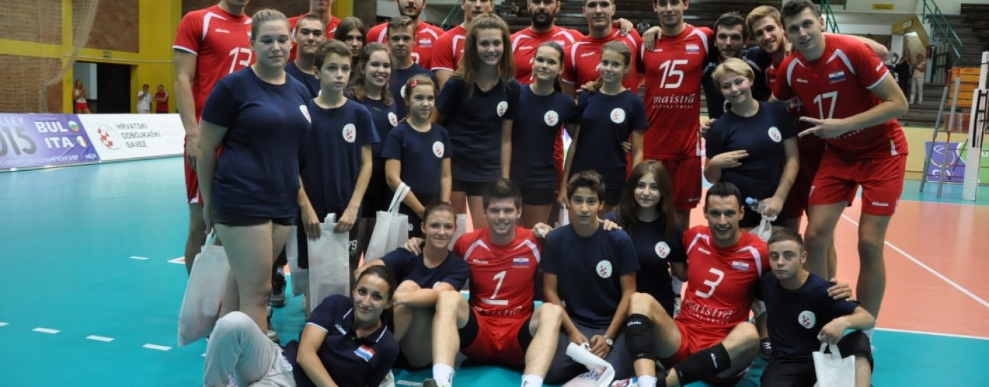 ODBOJKAŠI I DJECA IZ DJEČJEG DOMA ZAGREB