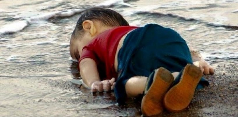MRTVOG JE DJEČAKA IZBACILO MORE-pjesma Nikole Šimića Tonina