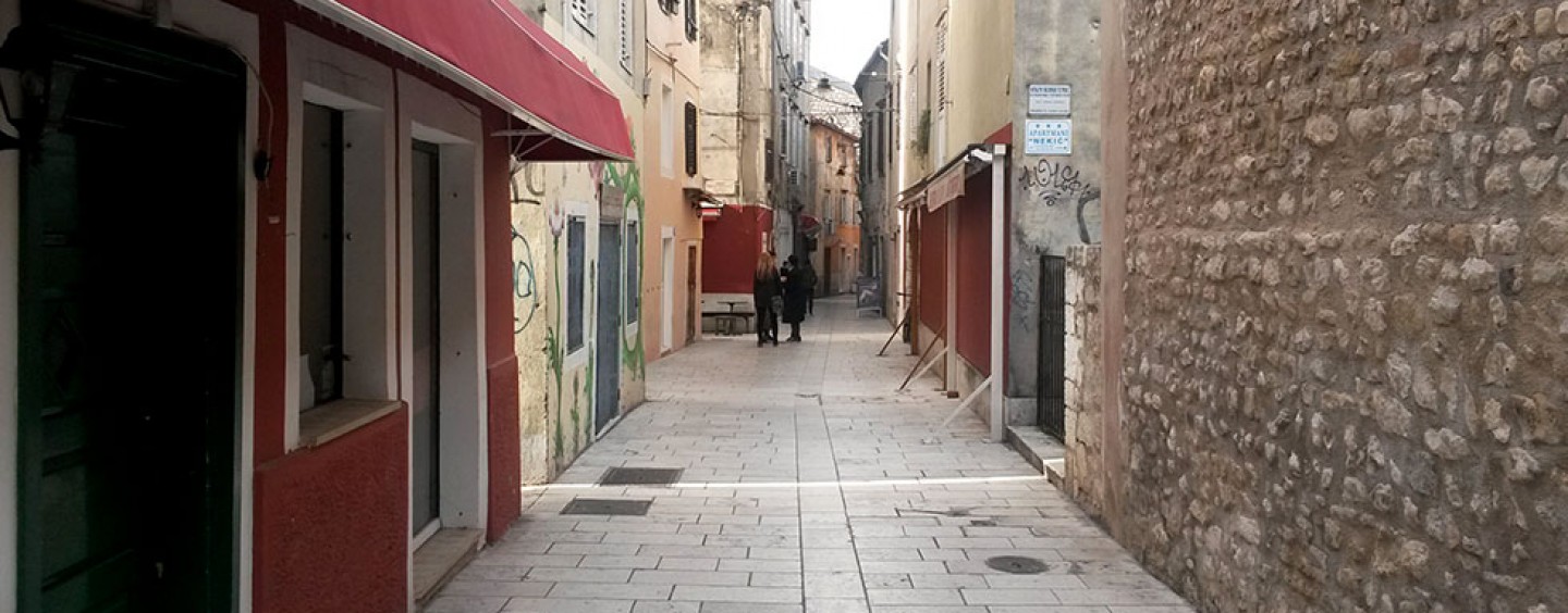 U ZADRU PODIŽU SPOMEN PLOČU SUUTEMELJITELJU USTAŠKOG POKRETA