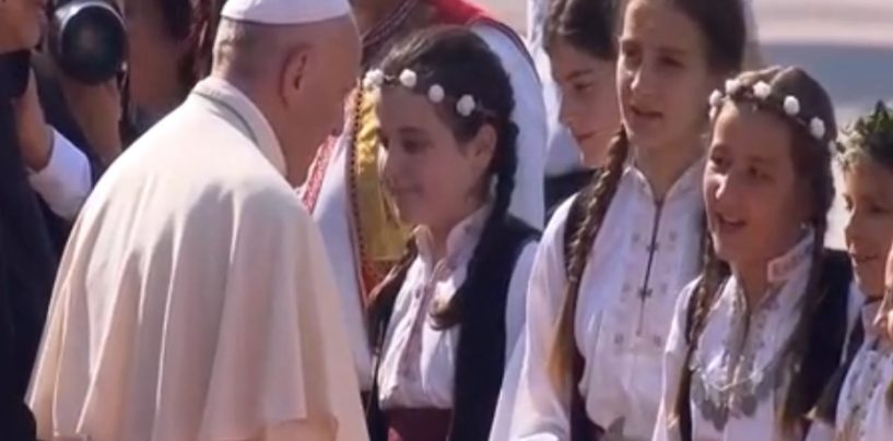 NAŠ DOBRI PAPA U BOSNI NIJE IZGOVORIO RIJEČ HRVAT, ISMIJAVAO MEĐUGORJE, KANONIZACIJU STEPINCA DAO NA REVIZIJU ČETNICIMA