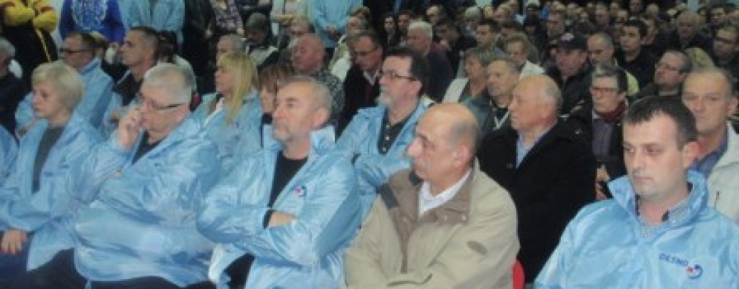 ZAVRŠNI SKUP STRANKE DESNO U OSIJEKU