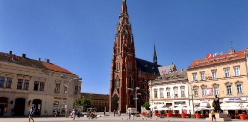 DOČEK NOVE GODINE ZA UMIROVLJENIKE U OSIJEKU