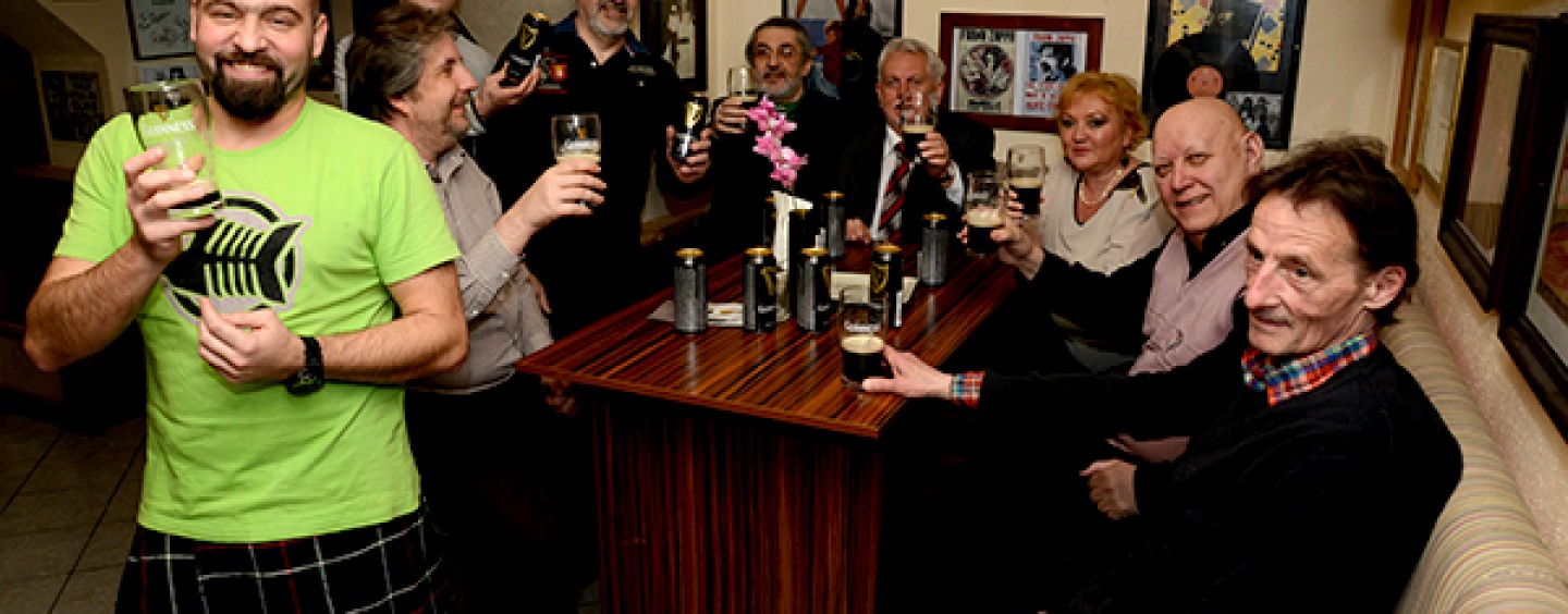 PROMOCIJA GUINNESSA S KUGLICOM U RED RED WINE BARU