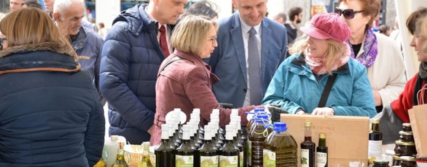 OTOČNI PROIZVODI NA TRGU BANA JELAČIĆA