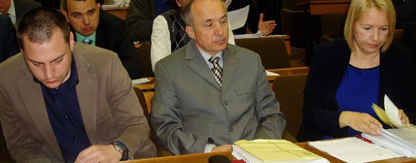 BRATOUBILAČKI RAT SDP-a I HNS-a u SISKU