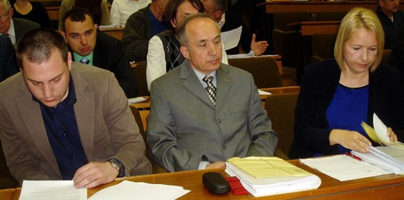 BRATOUBILAČKI RAT SDP-a I HNS-a u SISKU