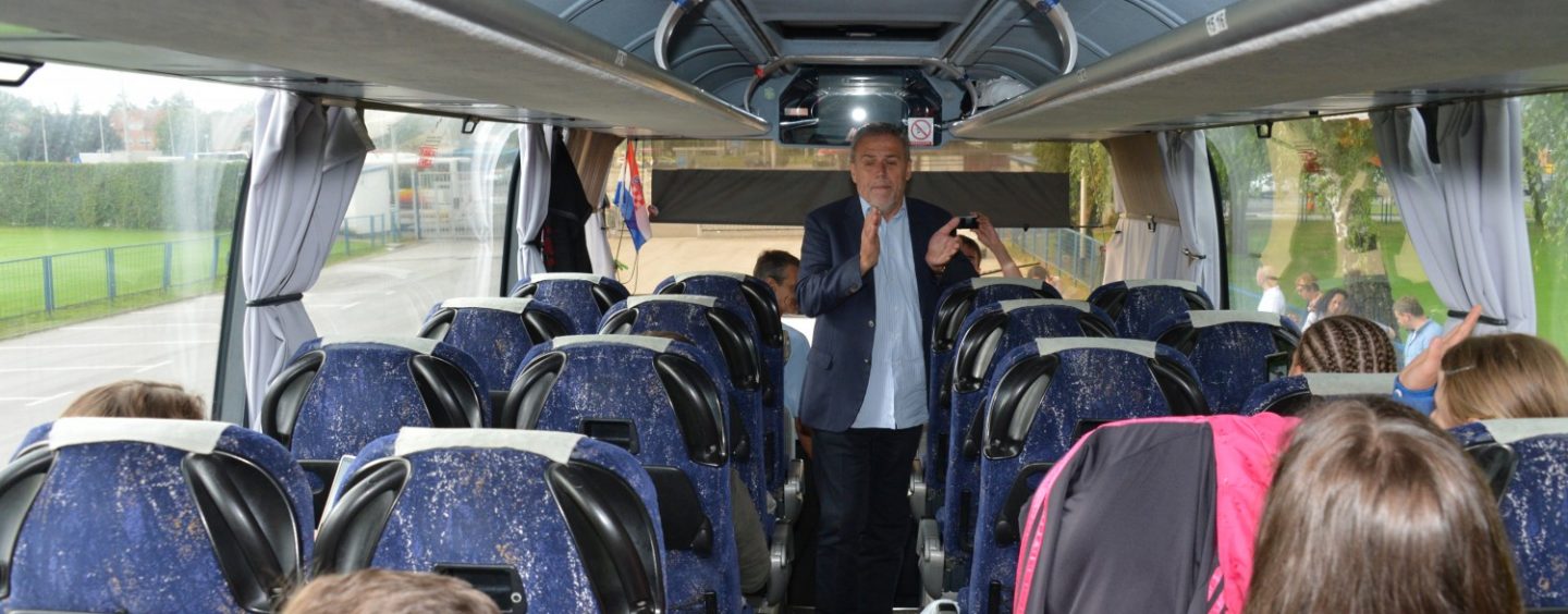 DVA ISPRAĆAJA DJECE NA LJETOVANJE