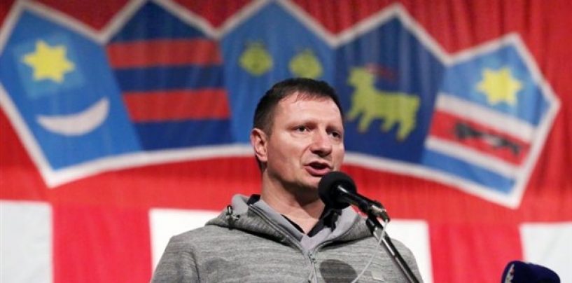 KLEMM NE DRŽI FIGU U DŽEPU