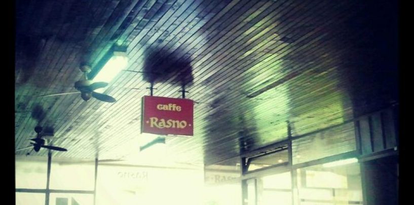 U KAFIĆU RASNO KONOBAR JE TRAŽIO DA LIŽEM WC