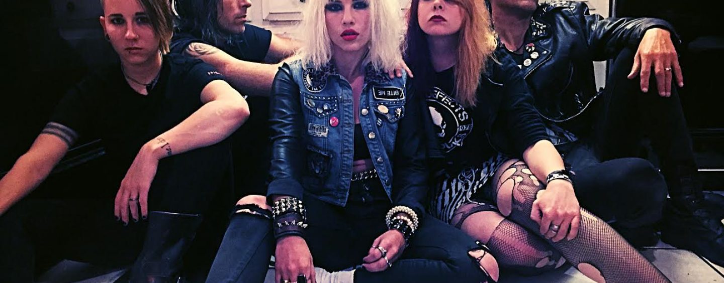 BARB WIRE DOLLS DOLAZE U KSET