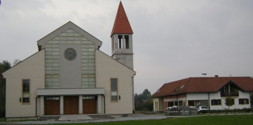 VELEBNI OLTARNI MOZAIK U PREDGRAĐU SISKA