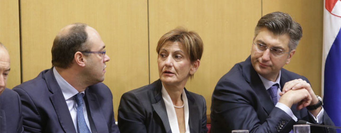 SJEDNICE VLADE TREBA ODRŽATI U VUKOVARU I ŠKABRNJI