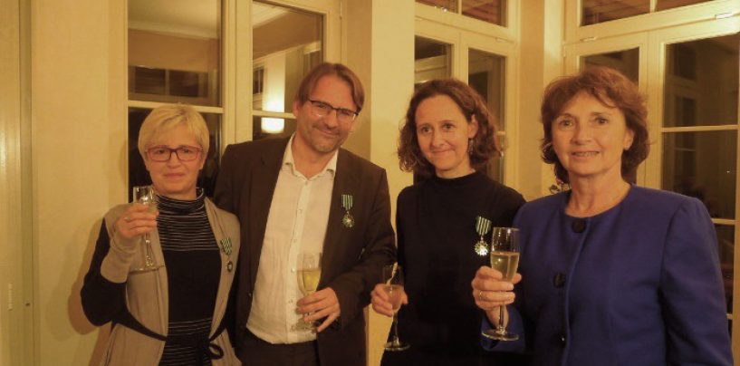 NINA NAGAZNA MINA JE  BILA U UPRAVI HAVCa KAD SE FINANCIRAO FILM O DVORU NA UNI