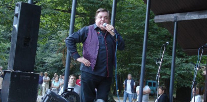 PATIO SAM ZA NEDOM UKRADEN