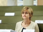 SANDRA ŠVALJEK I VLADIMIR FARDELJI SA ZETOVCIMA