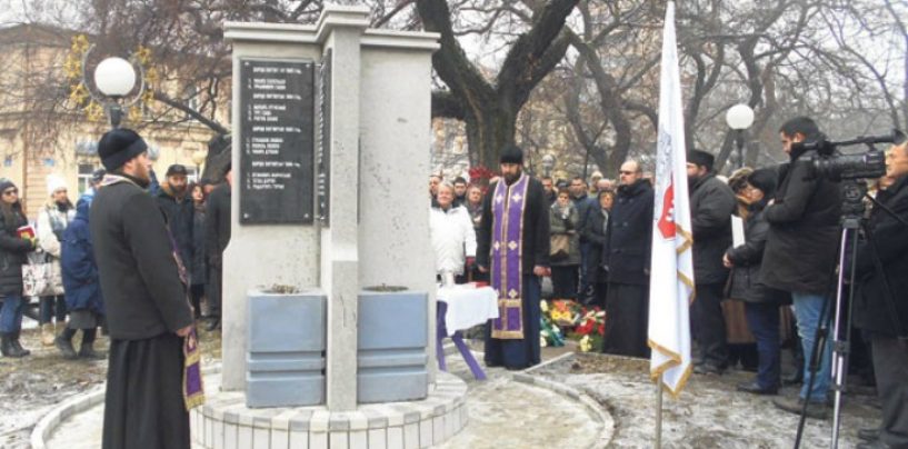 U PANČEVU PODIGLI SPOMENIK AGRESORIMA NA VUKOVAR A HRVATSKA ŠUTI