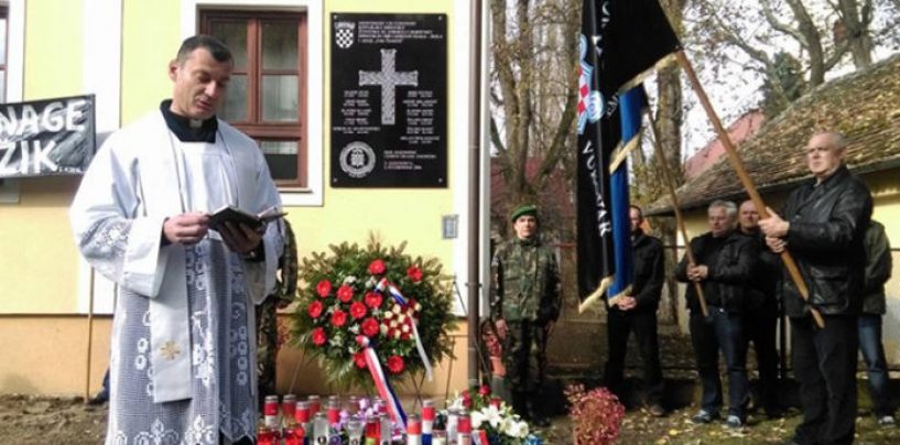 USTAŠKI POZDRAV JE GLASIO ZA DOM I POGLAVNIKA SPREMNI