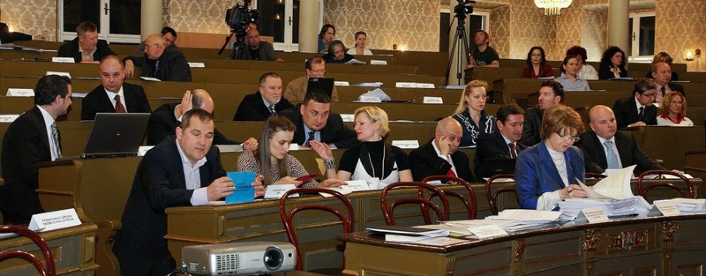 ŠVALJEK PROTIV POVEĆANJA NAKNADA VIJEĆNICIMA