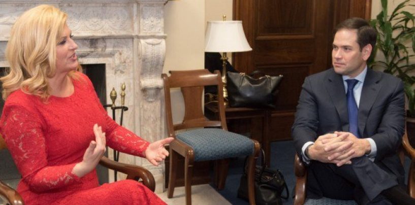 NOVOGODIŠNJA ČESTITKA NARODU JE STVAR KULTURE, A UGROZILA JE I NACIONALNU SIGURNOST