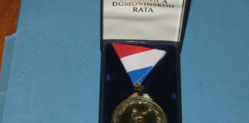 NOVI ZAKON O BRANITELJIMA U VRIJEME KADA SE SPOMENICE PRODAJU PO 55 KUNA