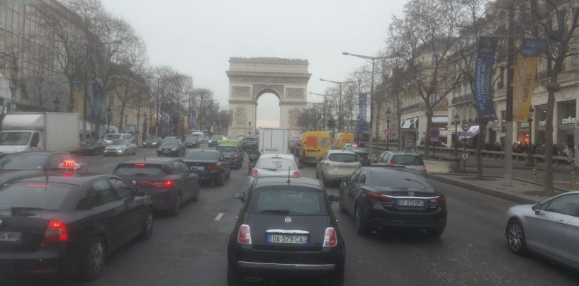 PARIZ I ZIMI IMA SVOJ ŠARM