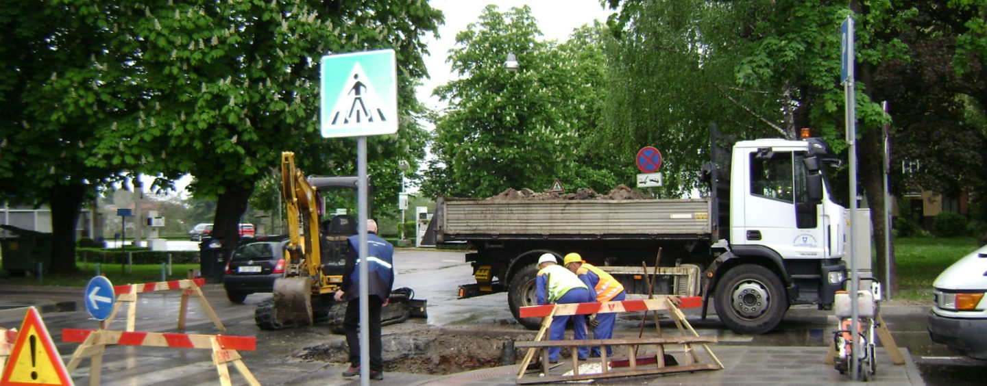 U SISKU SE UOČI IZBORA FORSIRAJU RADOVI NA ULICAMA