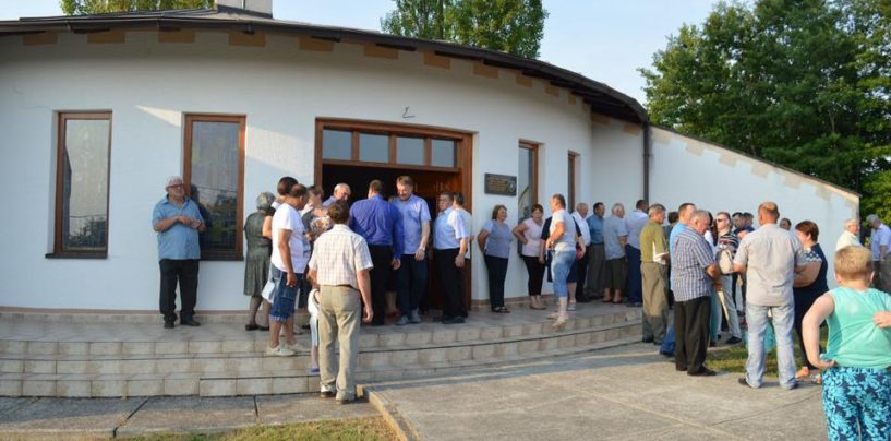 U TRSTENICI PORED GLINE ZVONO NA SOLARNO NAPAJANJE