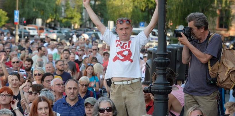 SHZ: TITOVI POKLONICI OPET BI RUŠILI HRVATSKU