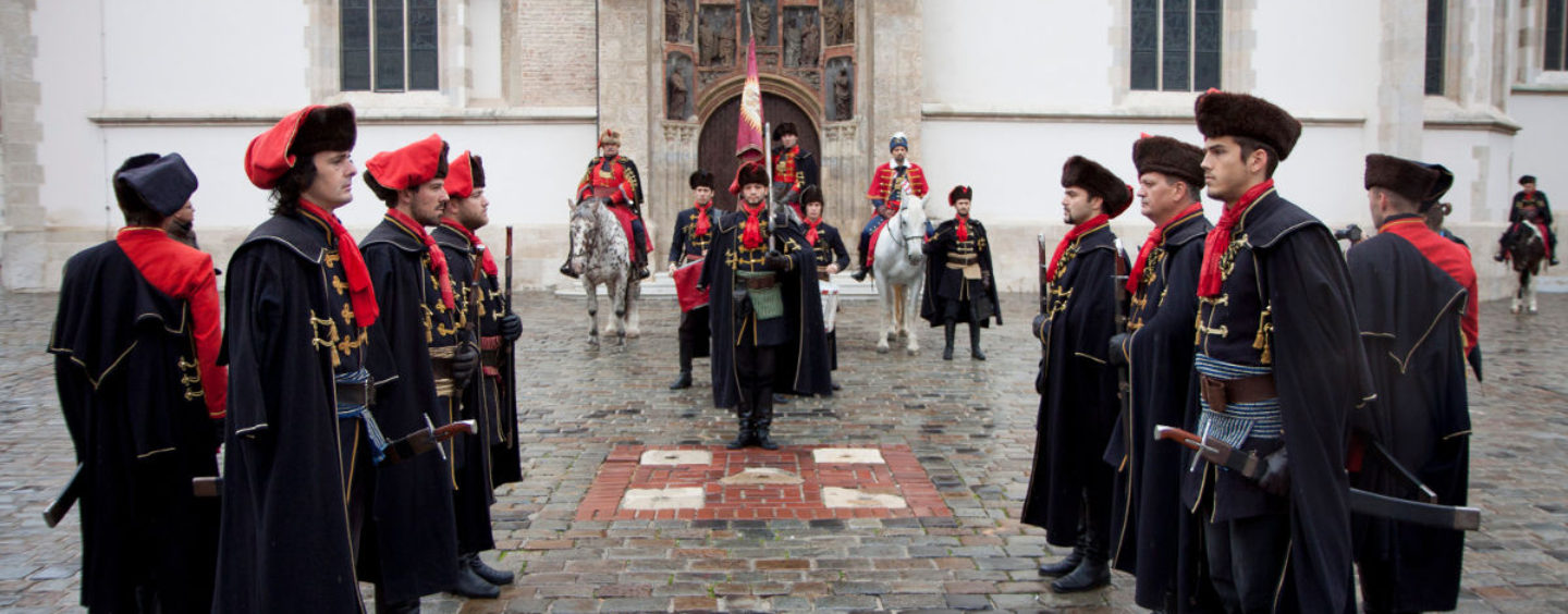 KRAVAT PUKOVNIJA POZIVA NA GRAH