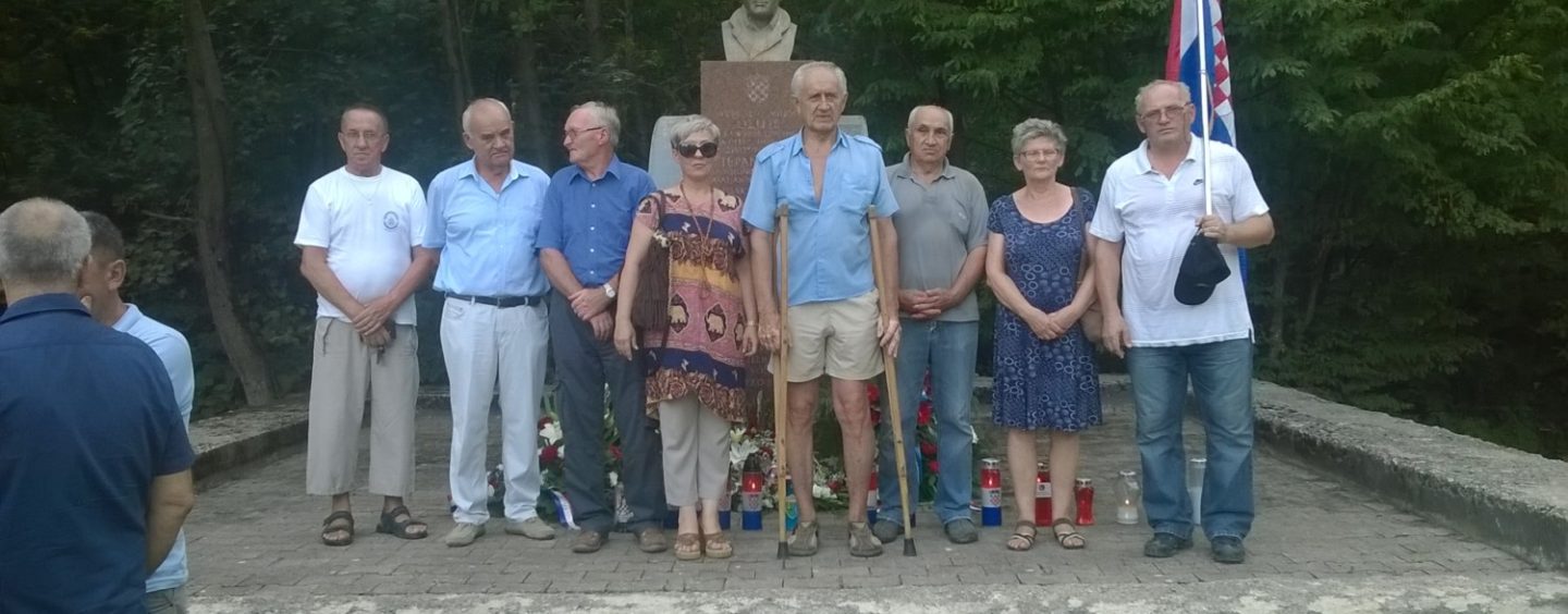POČAST POGINULIM BOJOVNICIMA KOD PETRINJE