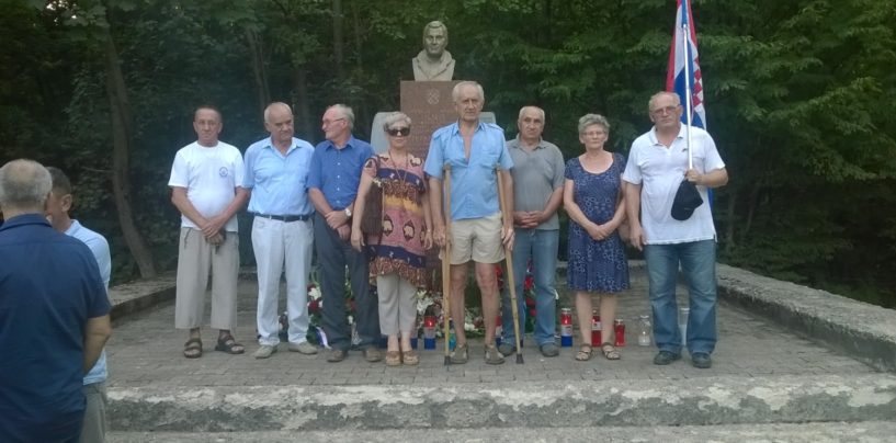 POČAST POGINULIM BOJOVNICIMA KOD PETRINJE
