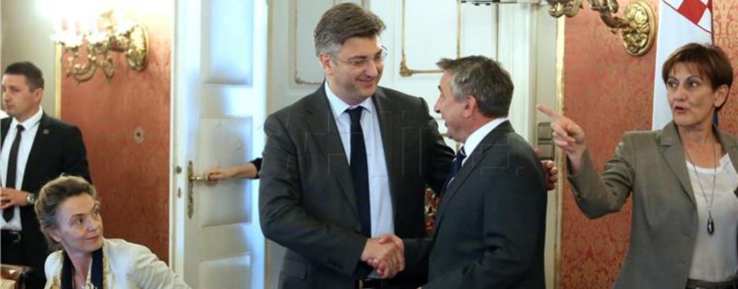 DRŽAVA U KOJOJ JE OD POLITIČARA NAJPOPULARNIJI NITKO (23%)