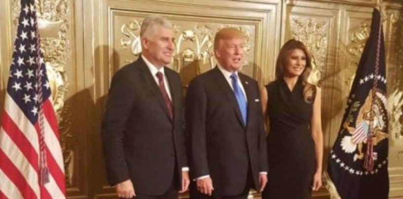 ČOVIĆ S TRUMPOM I MELANIJOM