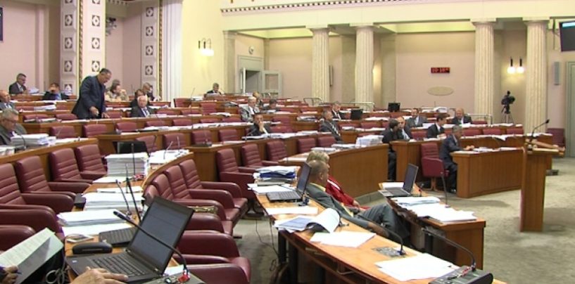 SABOR DJELUJE SUPROTNO VLASTITOM POSLOVNIKU