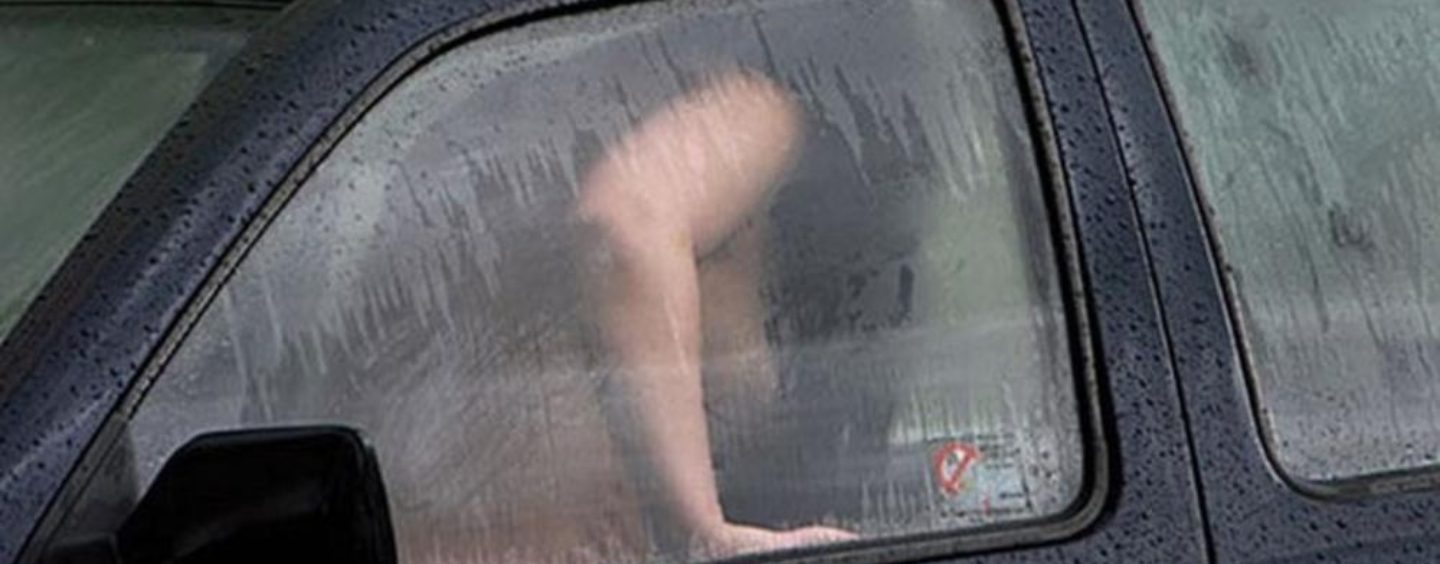U PRNJAVORU MU STALO SRCE DOK SE SEKSAO U AUTU