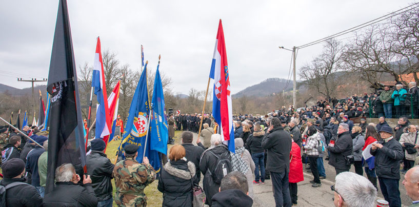 DUŽNOST NAM JE PAMTITI VELIKE DANE