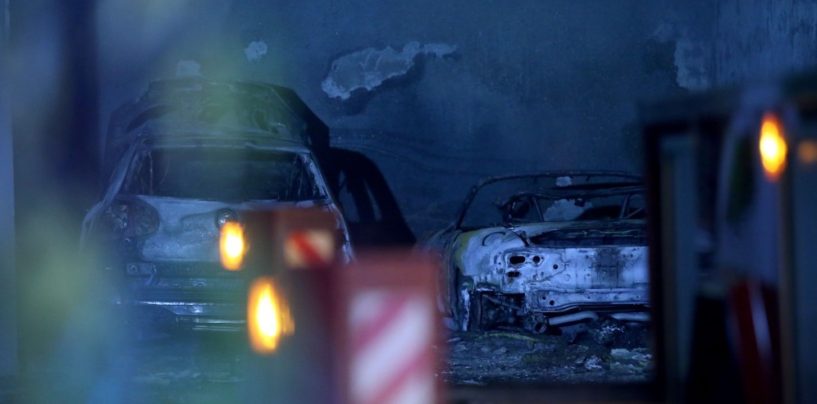 ZAPALJENA TRI AUTOMOBILA U SLOBOŠTINI