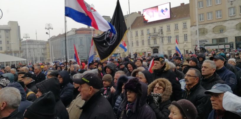 PREDSJEDNICA SE RAZIŠLA S USTAVOM I NARODOM