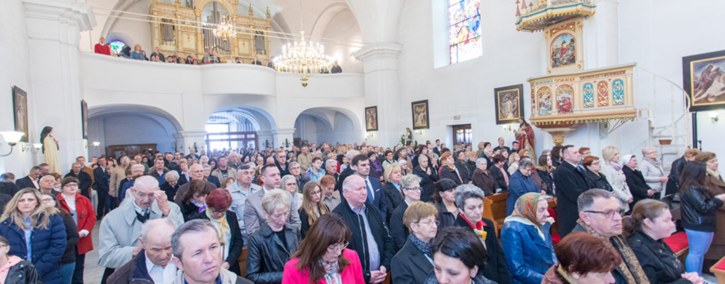 USKRSNO SLAVLJE U SISAČKOJ KATEDRALI