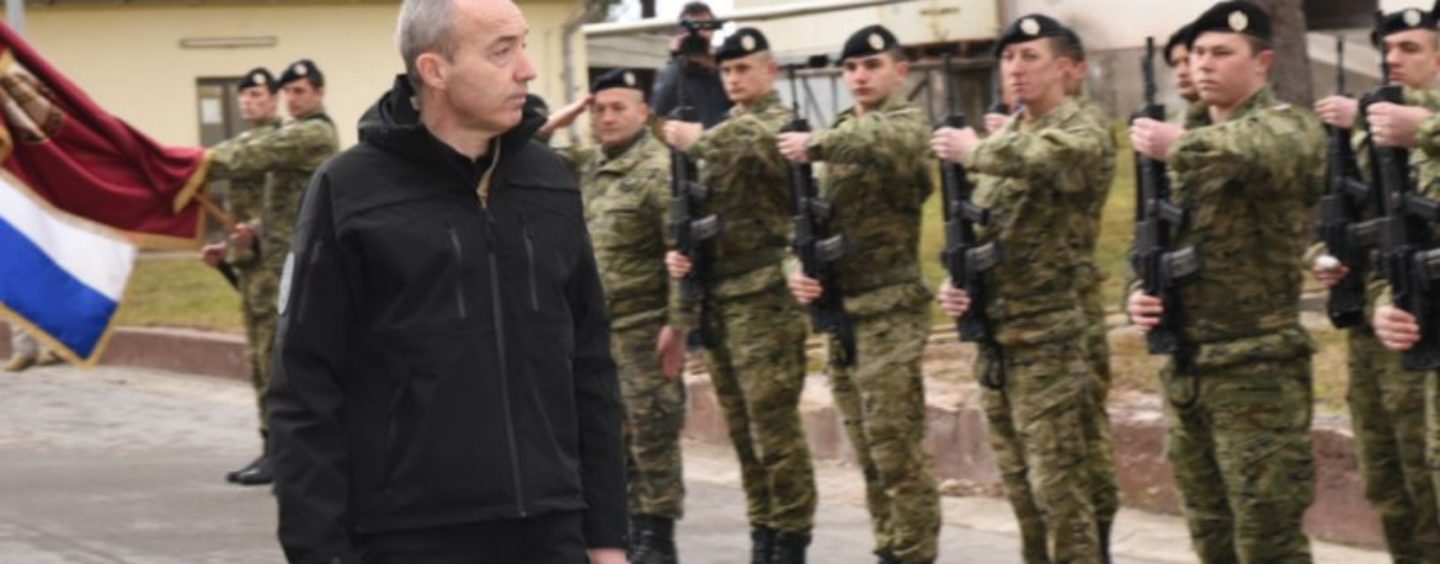 ZLATNA PLAKETA GENERALU KRSTIČEVIĆU