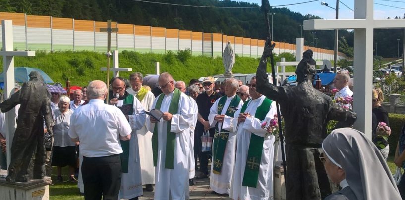 SVAKI USTAŠA I DOMOBRAN IMA PRAVO NA GROB I IME NA KRIŽU