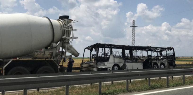 AUTOBUS IZ HRVATSKE IZGORIO KOD BEOGRADA